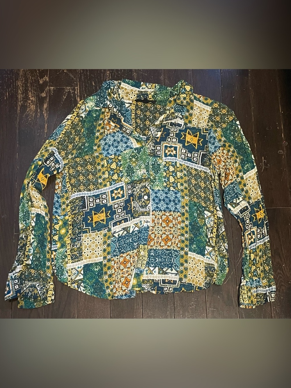 Women’s Patterned Button-Up Shirt